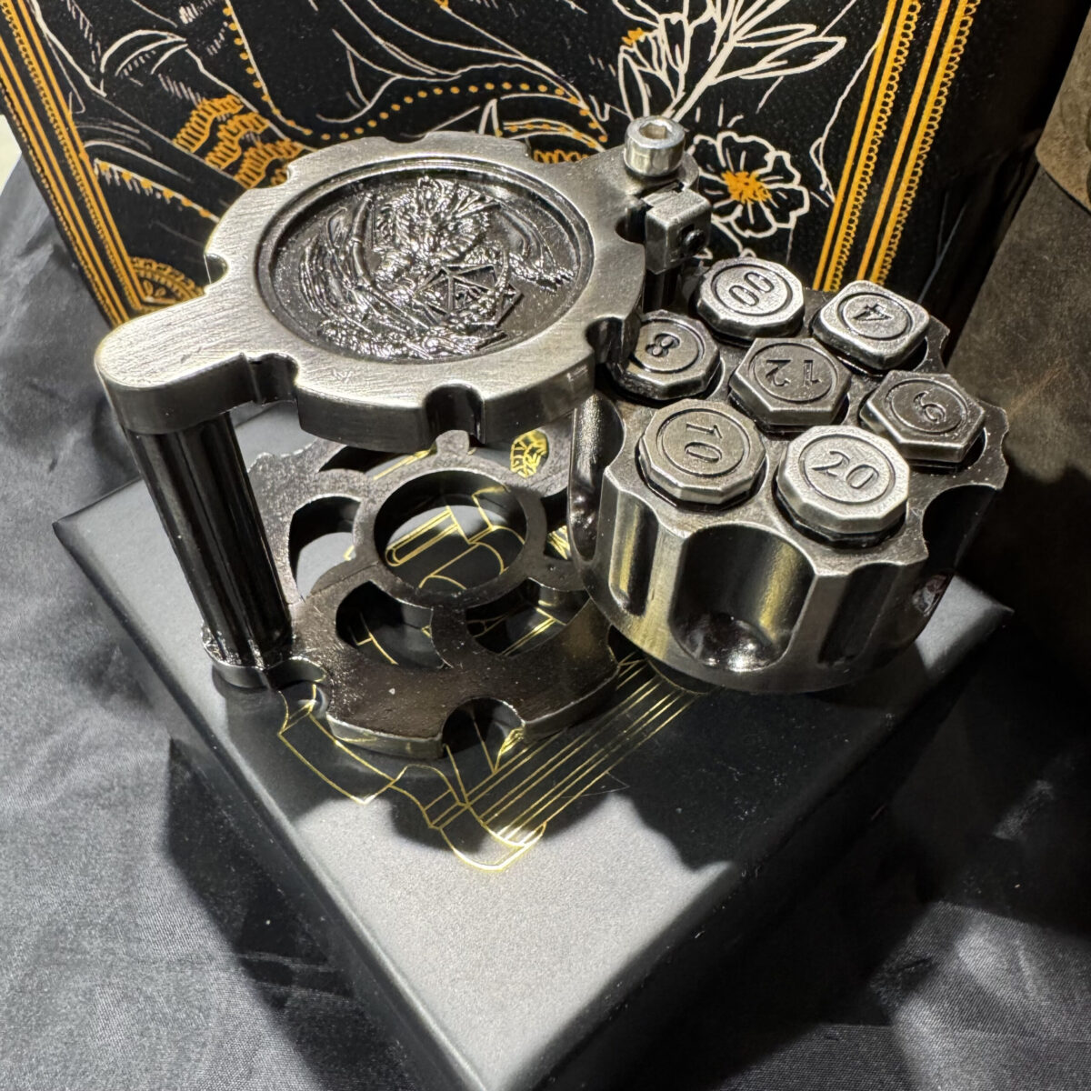 Dadi in Metallo Proiettili Revolver argento anticato - immagine 4